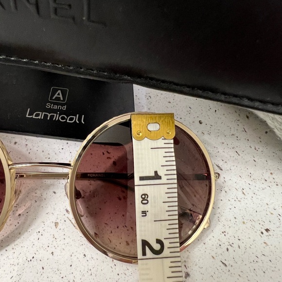 Chanel sunglasses with black leather case 🤩🌹🥰🔥 - Picture 13 of 15